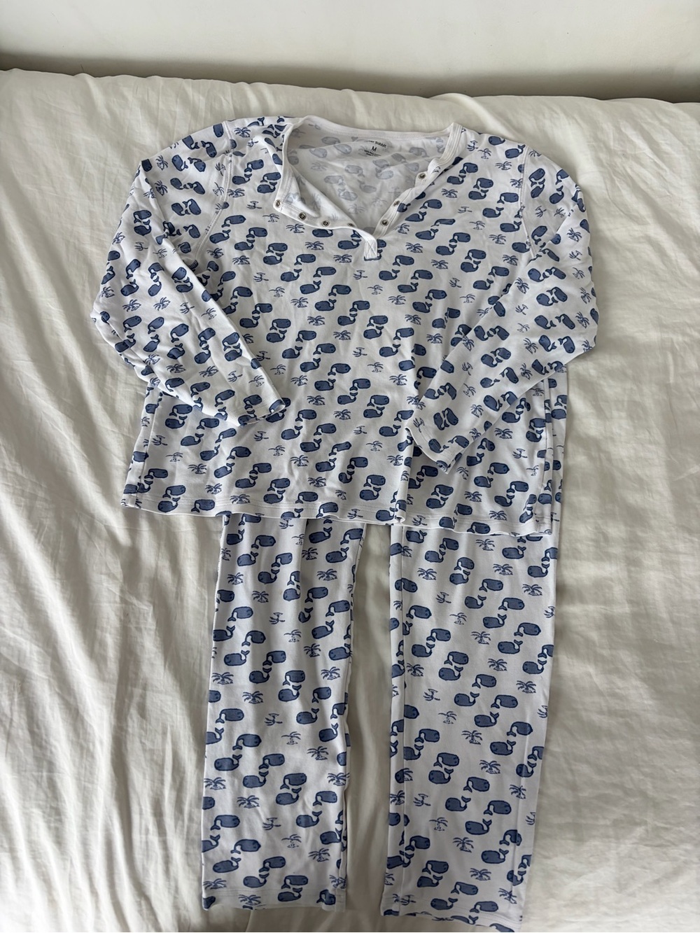 women’s medium roller rabbit whale pajamas